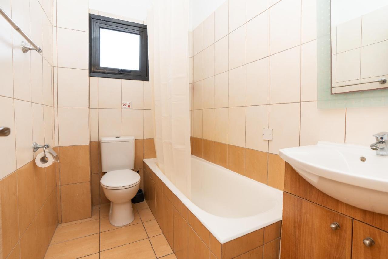 Flora Hotel Apartments Протарас Экстерьер фото