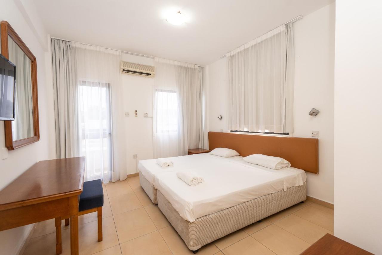 Flora Hotel Apartments Протарас Экстерьер фото